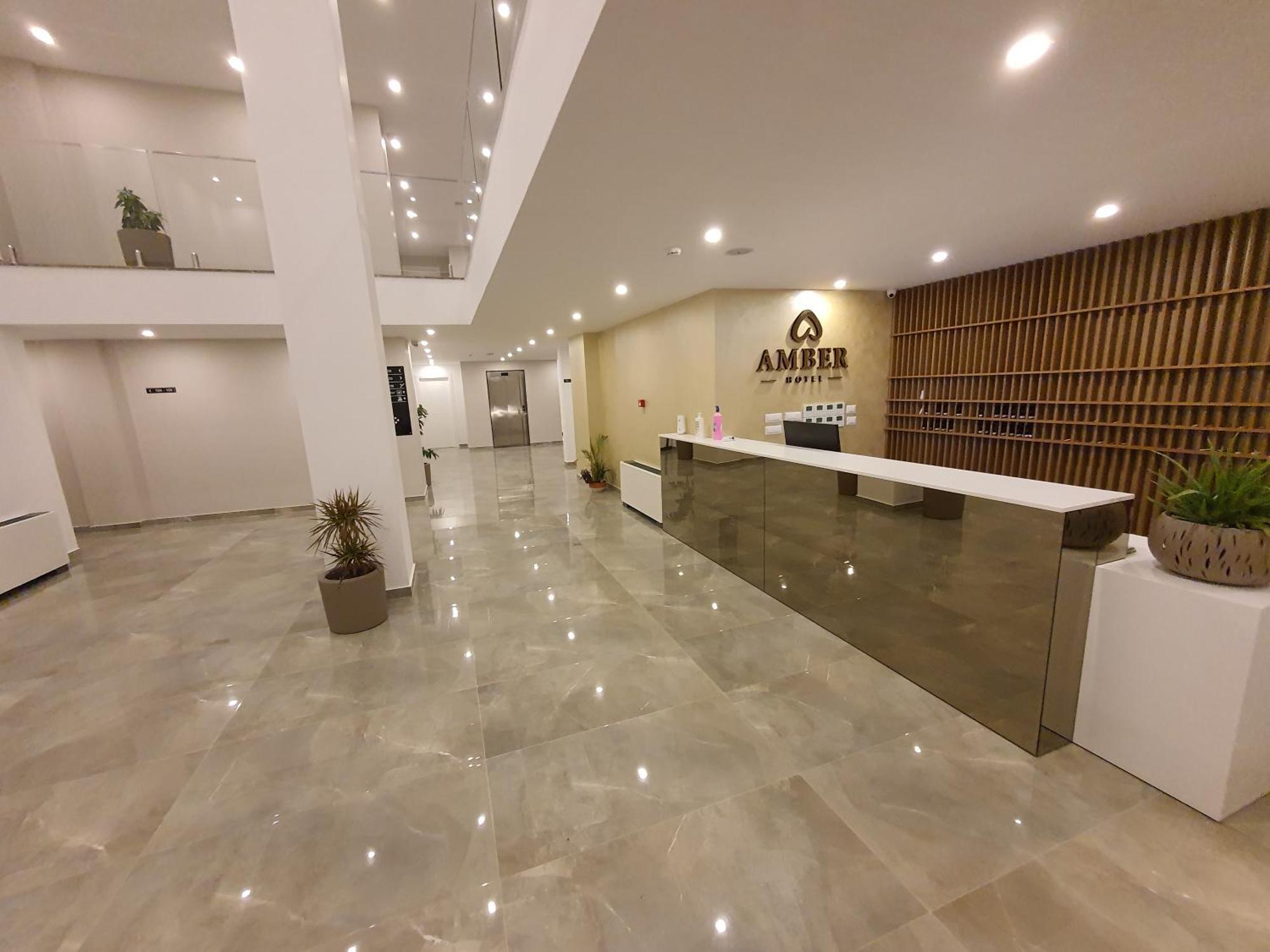 Amber Hotel Albania سبيل المظهر الخارجي الصورة