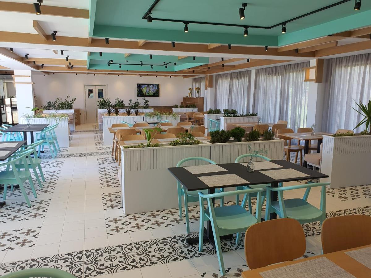 Amber Hotel Albania سبيل المظهر الخارجي الصورة