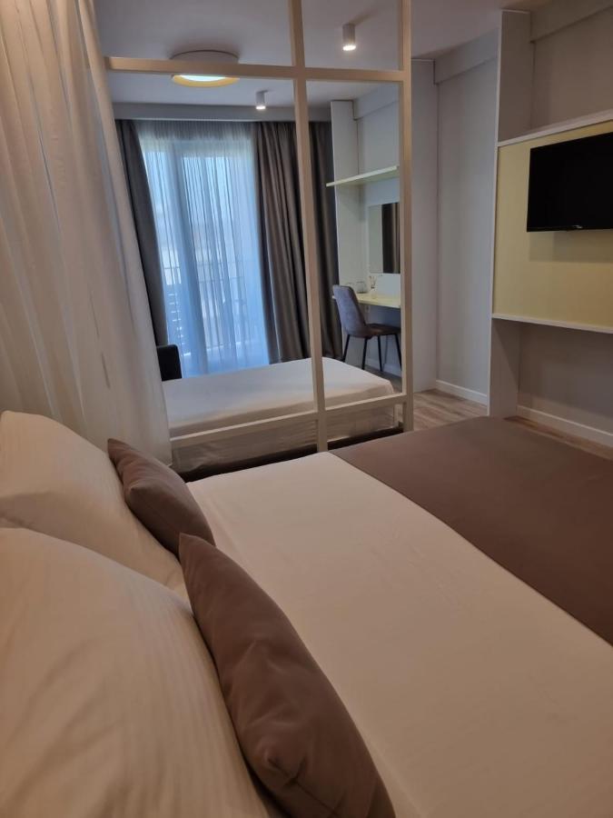 Amber Hotel Albania سبيل المظهر الخارجي الصورة