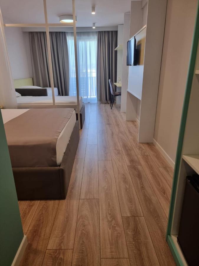 Amber Hotel Albania سبيل المظهر الخارجي الصورة